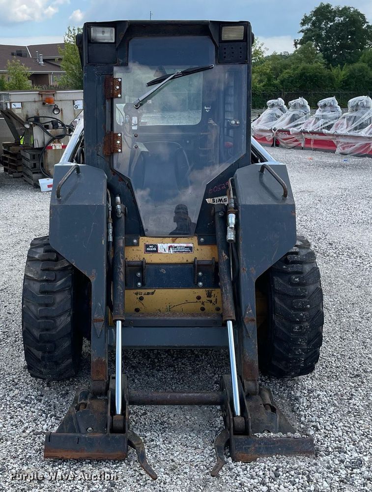 image for item LV9788 1994 New Holland LX465  skid steer loader