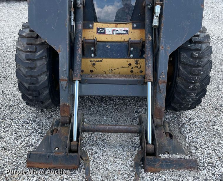 image for item LV9788 1994 New Holland LX465  skid steer loader