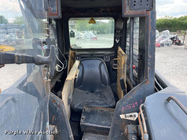 image for item LV9788 1994 New Holland LX465  skid steer loader