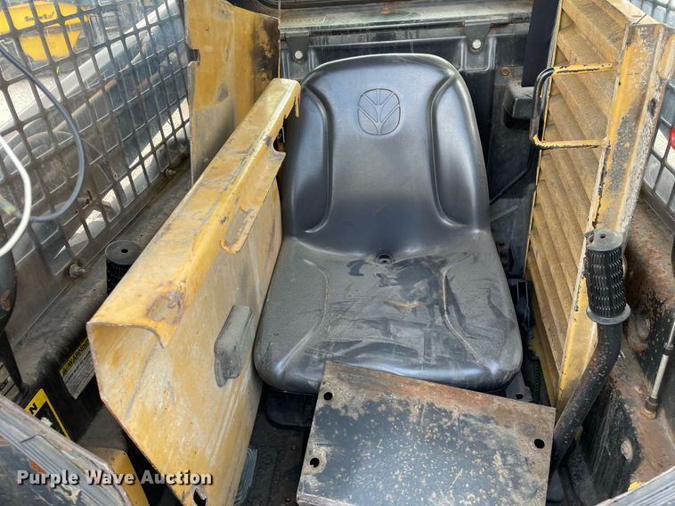 image for item LV9788 1994 New Holland LX465  skid steer loader