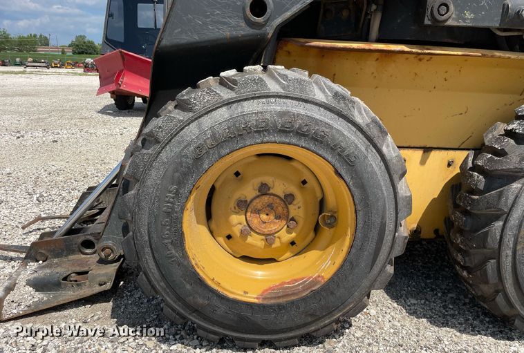 image for item LV9788 1994 New Holland LX465  skid steer loader