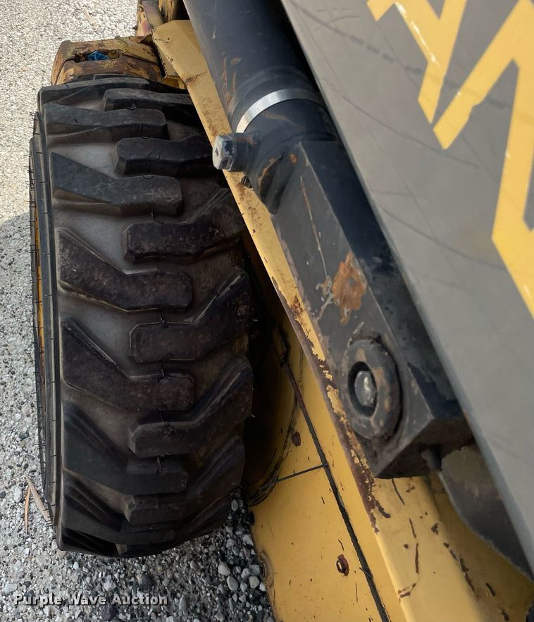 image for item LV9788 1994 New Holland LX465  skid steer loader