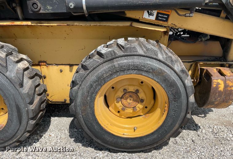 image for item LV9788 1994 New Holland LX465  skid steer loader