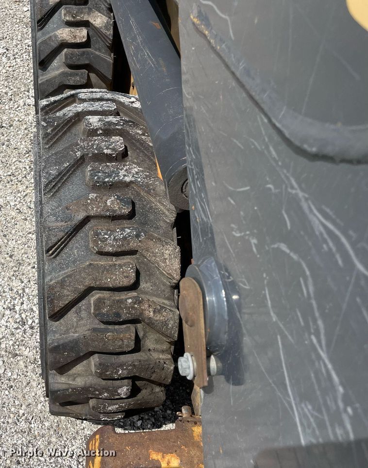 image for item LV9788 1994 New Holland LX465  skid steer loader