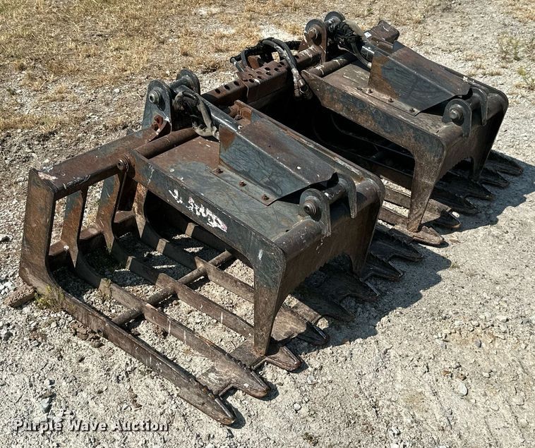 image for item MB9551 80"W grapple bucket