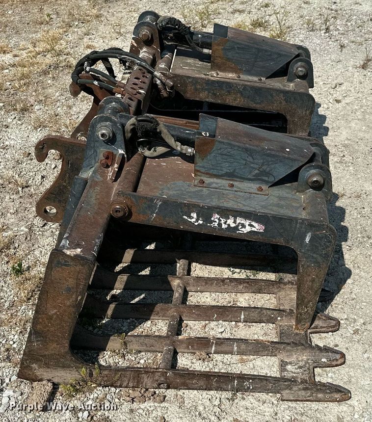 image for item MB9551 80"W grapple bucket