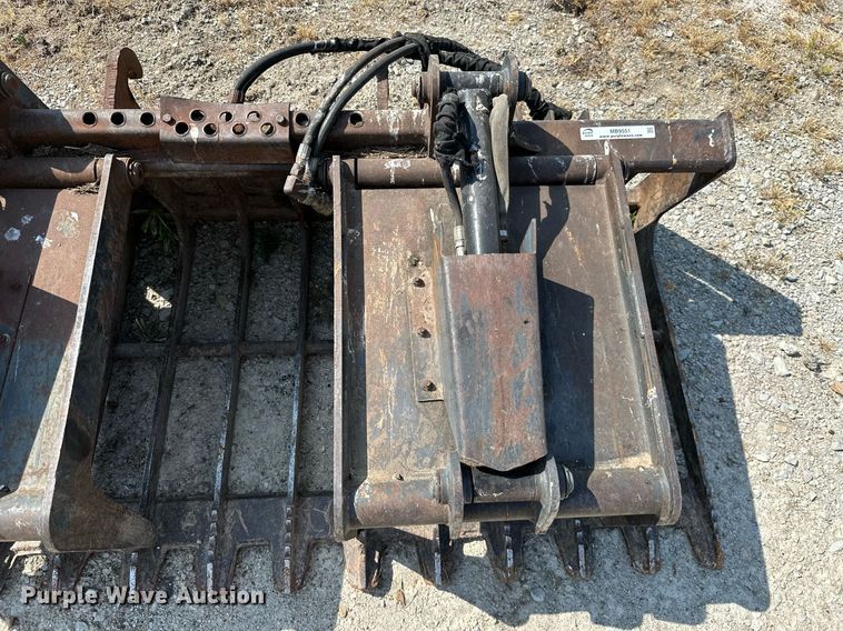 image for item MB9551 80"W grapple bucket