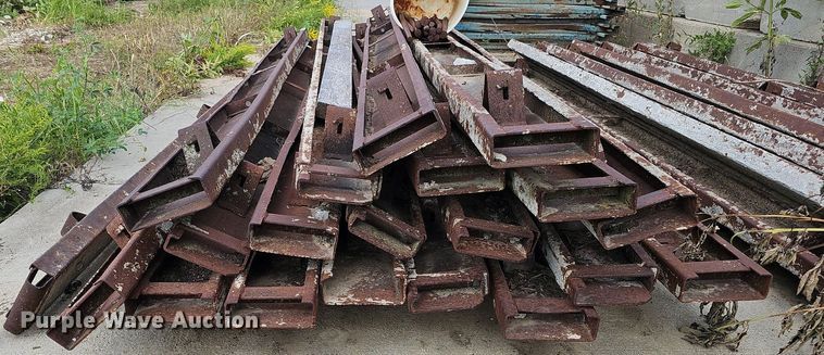 image for item MD9970 Approximately 31 concrete forms