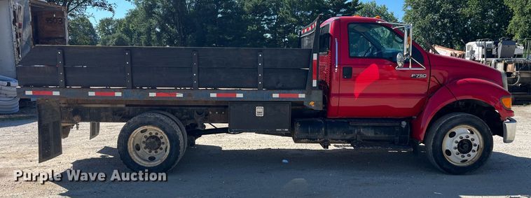 image for item MG9402 2006  Ford F750 Super Duty  dump flatbed truck