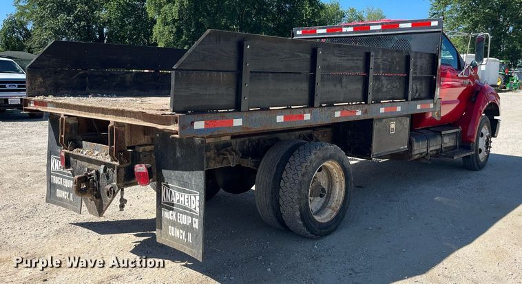 image for item MG9402 2006  Ford F750 Super Duty  dump flatbed truck