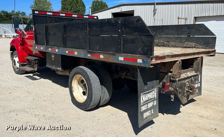 image for item MG9402 2006  Ford F750 Super Duty  dump flatbed truck