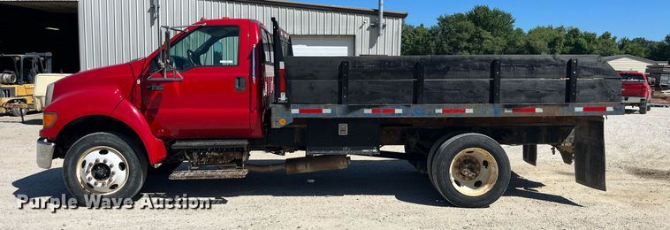 image for item MG9402 2006  Ford F750 Super Duty  dump flatbed truck