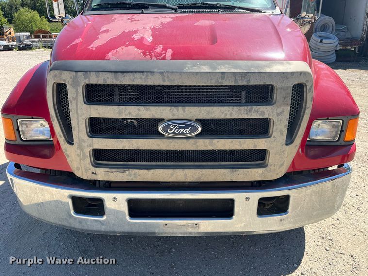 image for item MG9402 2006  Ford F750 Super Duty  dump flatbed truck