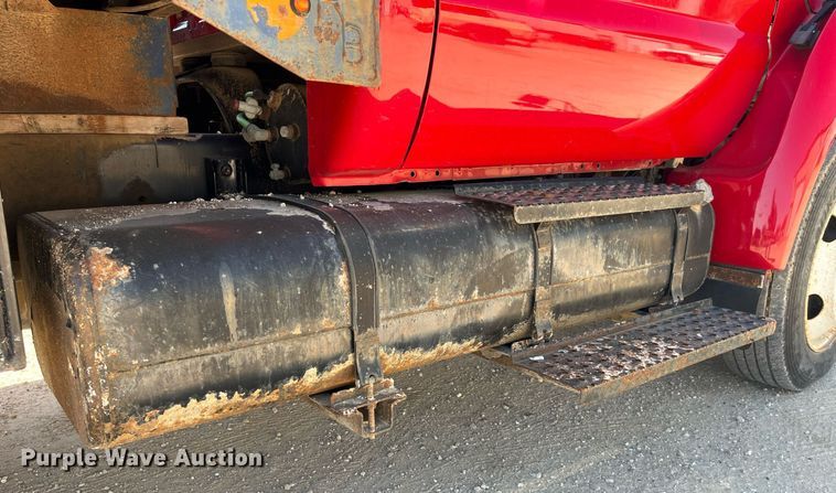 image for item MG9402 2006  Ford F750 Super Duty  dump flatbed truck