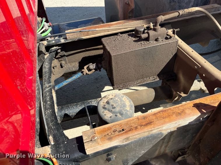 image for item MG9402 2006  Ford F750 Super Duty  dump flatbed truck