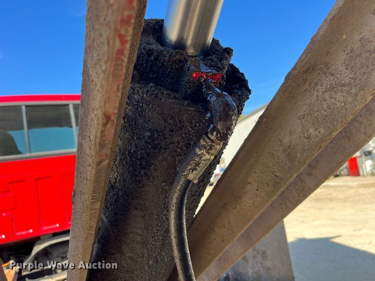 image for item MG9402 2006  Ford F750 Super Duty  dump flatbed truck