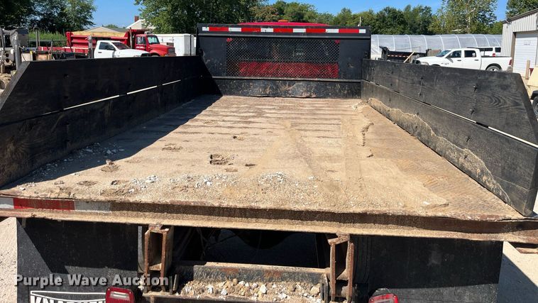 image for item MG9402 2006  Ford F750 Super Duty  dump flatbed truck