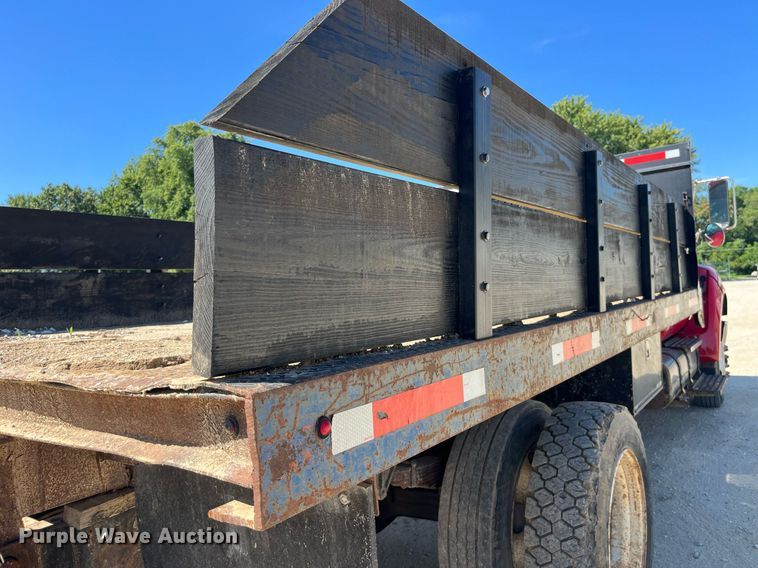 image for item MG9402 2006  Ford F750 Super Duty  dump flatbed truck