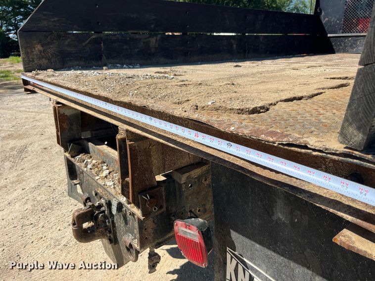 image for item MG9402 2006  Ford F750 Super Duty  dump flatbed truck