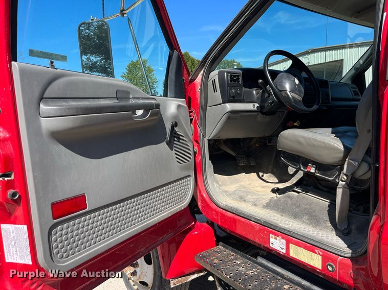 image for item MG9402 2006  Ford F750 Super Duty  dump flatbed truck