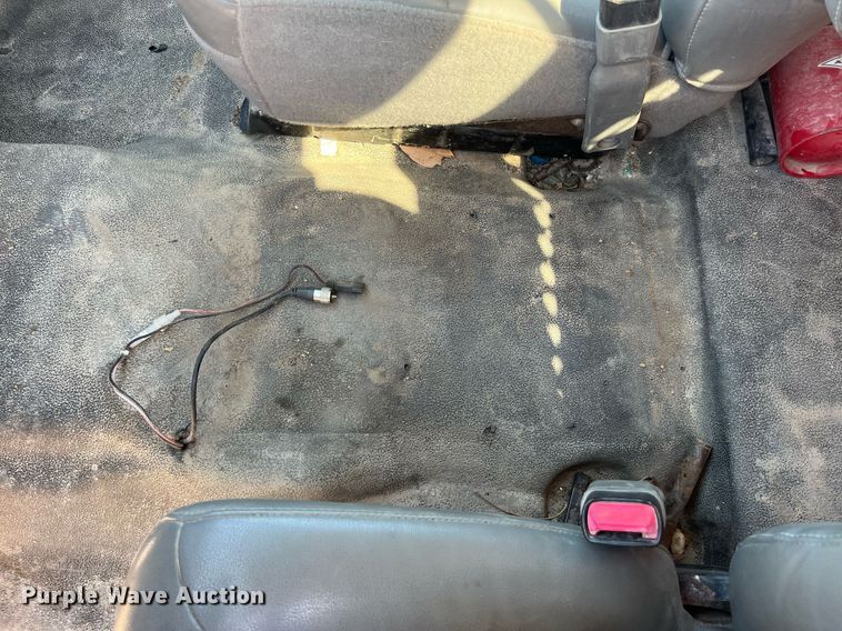 image for item MG9402 2006  Ford F750 Super Duty  dump flatbed truck