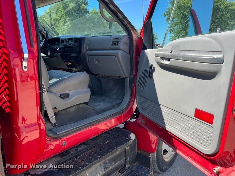 image for item MG9402 2006  Ford F750 Super Duty  dump flatbed truck