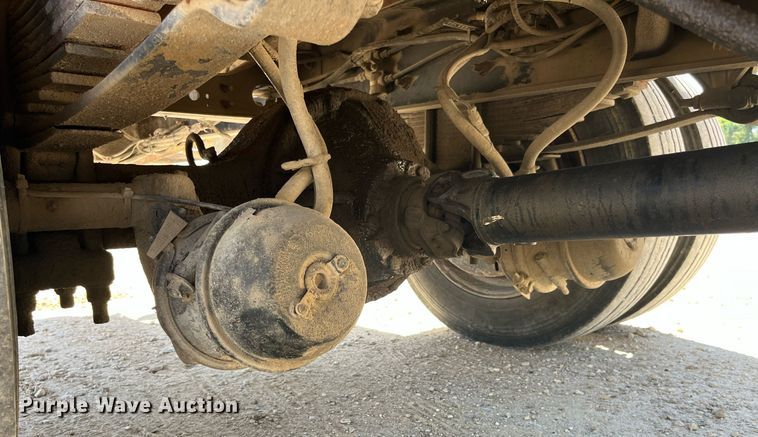 image for item MG9402 2006  Ford F750 Super Duty  dump flatbed truck