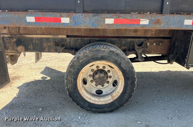 image for item MG9402 2006  Ford F750 Super Duty  dump flatbed truck