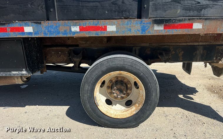 image for item MG9402 2006  Ford F750 Super Duty  dump flatbed truck