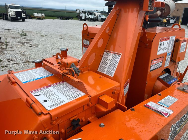 image for item MG9418 2020 Bandit Intimidator 12XPC  wood chipper