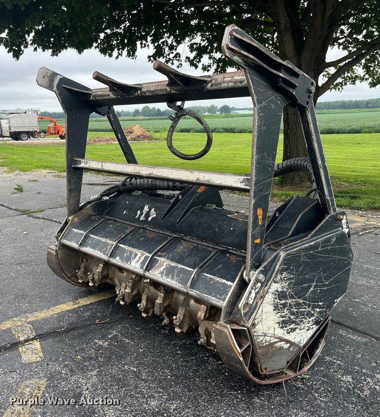 image for item MG9419 2016 Caterpillar HM415C  skid steer mulcher