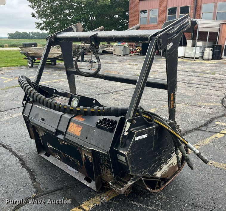 image for item MG9419 2016 Caterpillar HM415C  skid steer mulcher