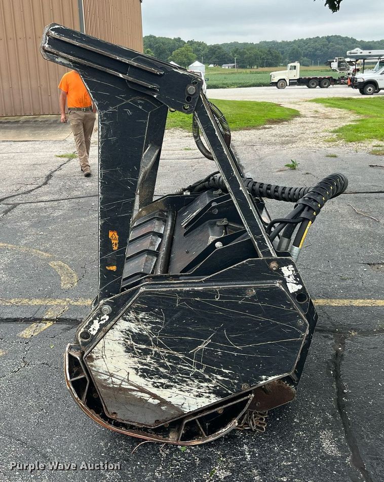 image for item MG9419 2016 Caterpillar HM415C  skid steer mulcher