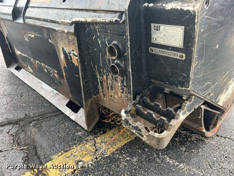 image for item MG9419 2016 Caterpillar HM415C  skid steer mulcher