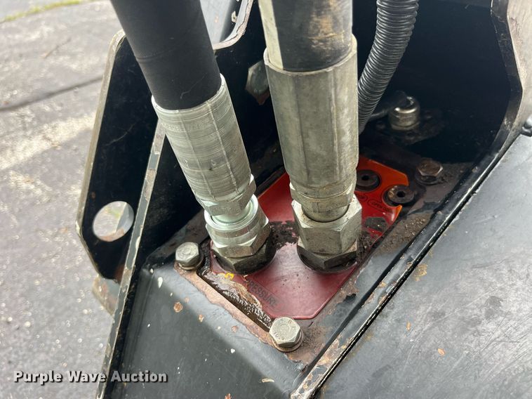 image for item MG9419 2016 Caterpillar HM415C  skid steer mulcher