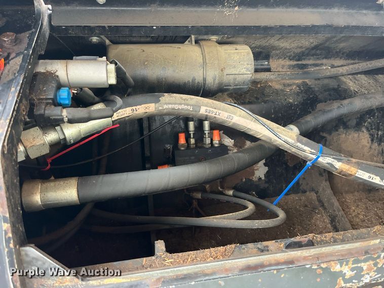 image for item MG9419 2016 Caterpillar HM415C  skid steer mulcher