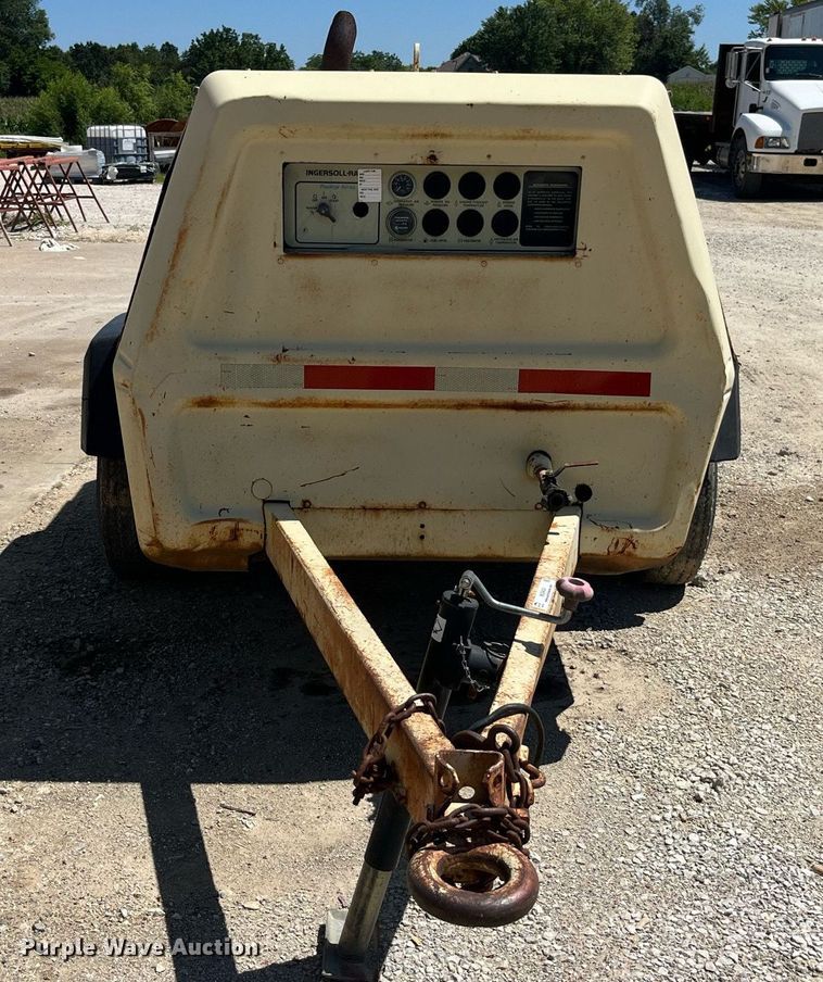 image for item MG9424 1996 Ingersoll Rand P185WJD  air compressor
