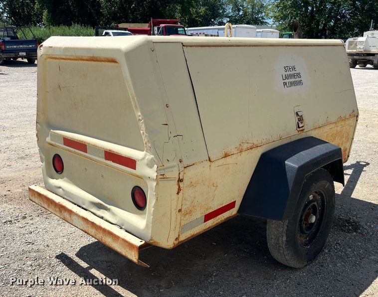 image for item MG9424 1996 Ingersoll Rand P185WJD  air compressor