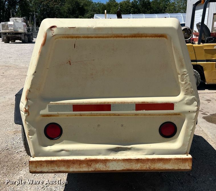 image for item MG9424 1996 Ingersoll Rand P185WJD  air compressor