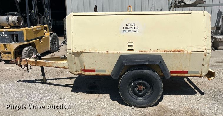 image for item MG9424 1996 Ingersoll Rand P185WJD  air compressor