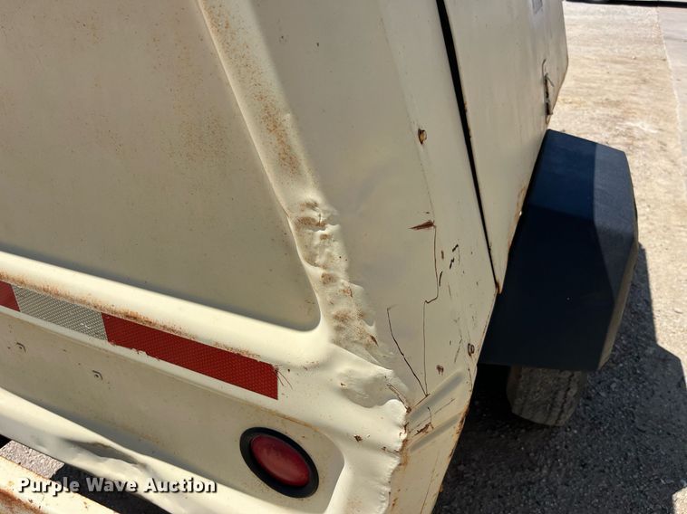 image for item MG9424 1996 Ingersoll Rand P185WJD  air compressor