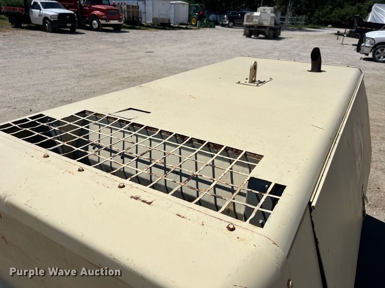 image for item MG9424 1996 Ingersoll Rand P185WJD  air compressor