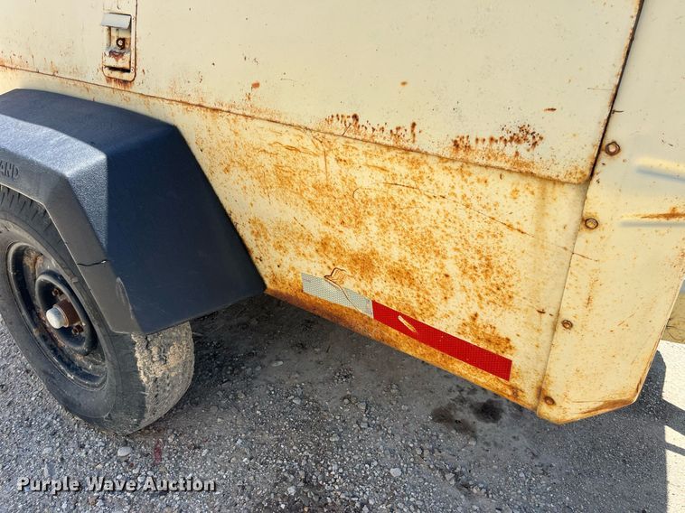 image for item MG9424 1996 Ingersoll Rand P185WJD  air compressor