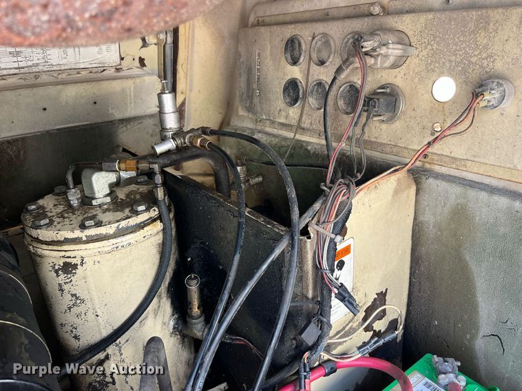 image for item MG9424 1996 Ingersoll Rand P185WJD  air compressor