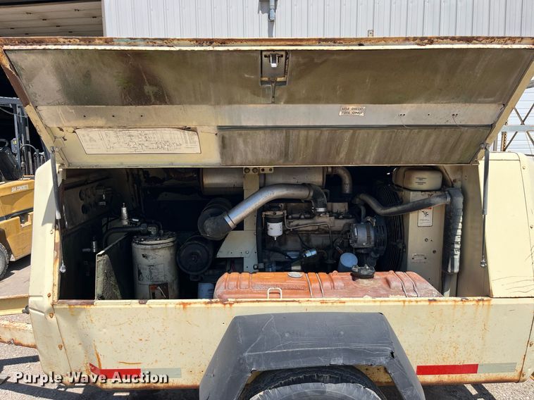 image for item MG9424 1996 Ingersoll Rand P185WJD  air compressor