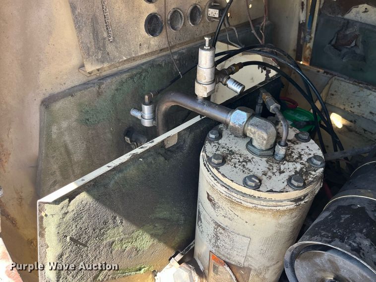 image for item MG9424 1996 Ingersoll Rand P185WJD  air compressor