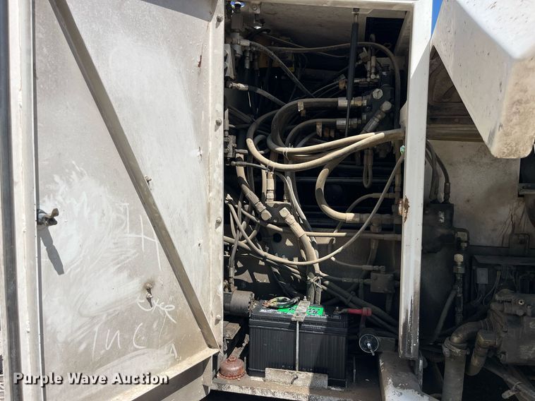 image for item MG9425 1999 Somero S-160  laser screed