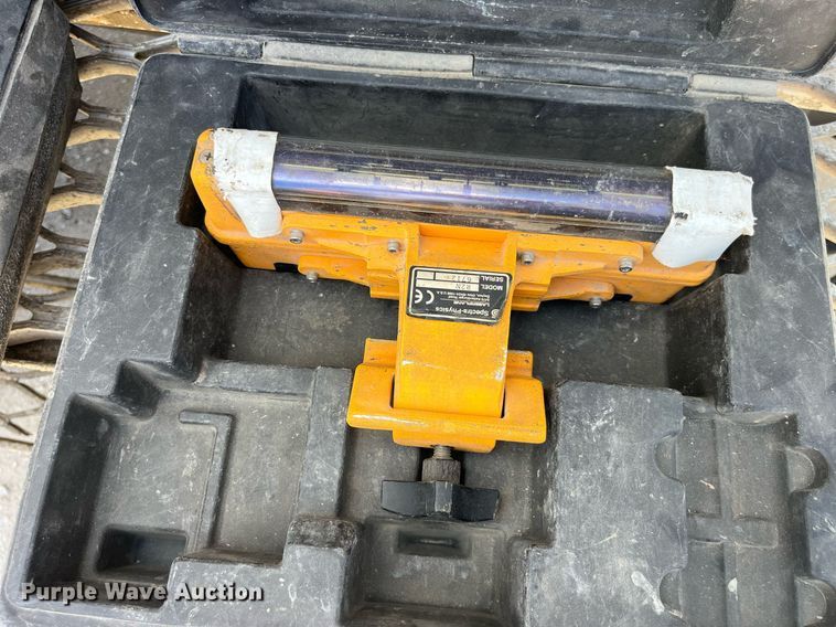 image for item MG9425 1999 Somero S-160  laser screed