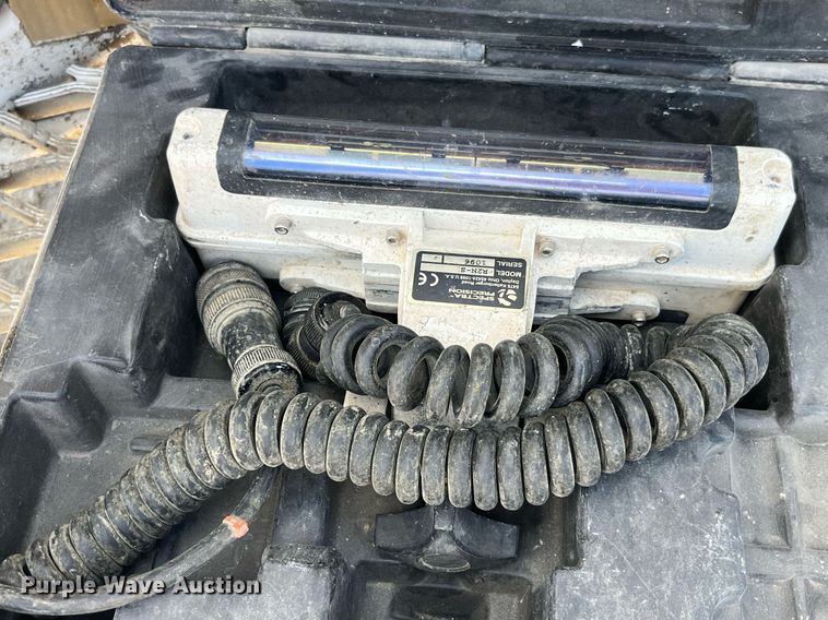 image for item MG9425 1999 Somero S-160  laser screed