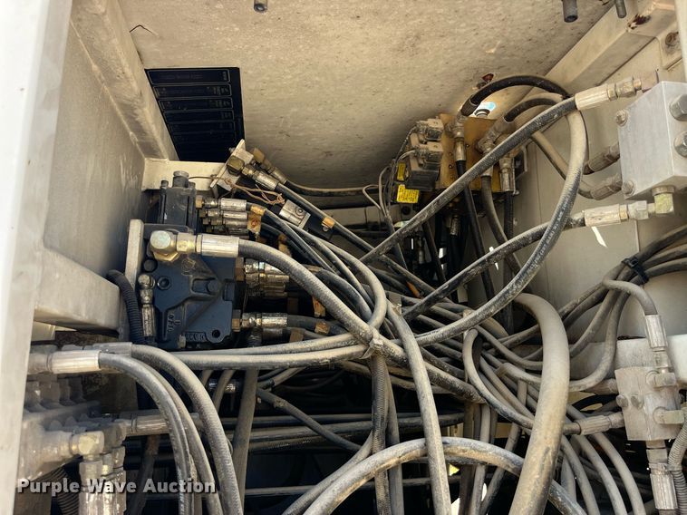 image for item MG9425 1999 Somero S-160  laser screed